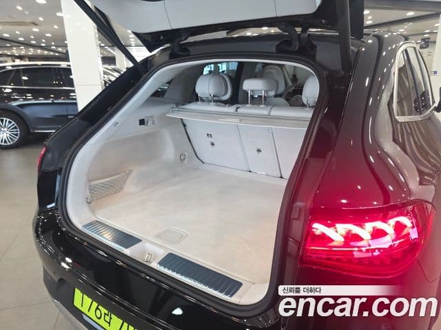 Mercedes-Benz EQE SUV 2025 — Photo 5/20