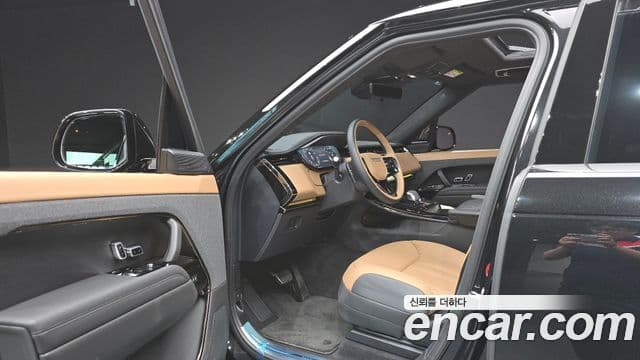 Land Rover Range Rover Sport 2025 — Фото 10/20