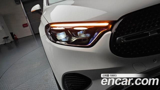 Mercedes-Benz GLC-Class 2025 — Photo 16/32
