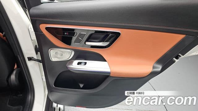 Mercedes-Benz GLC-Class 2025 — Photo 30/32