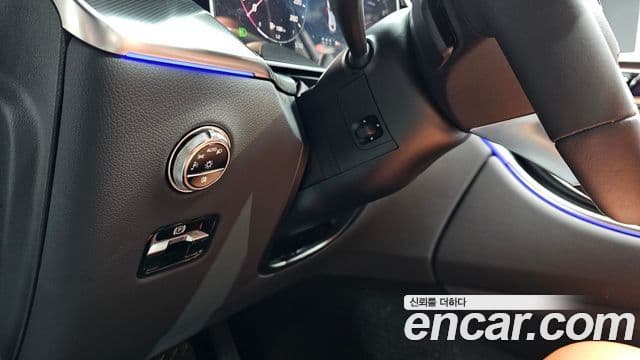 Mercedes-Benz GLC-Class 2025 — Photo 12/32