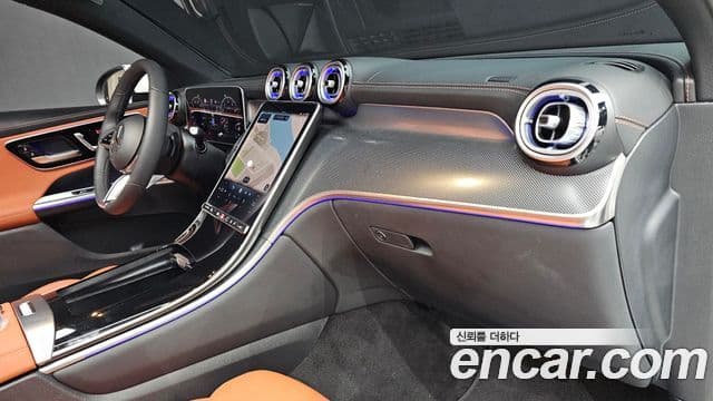 Mercedes-Benz GLC-Class 2025 — Photo 10/32