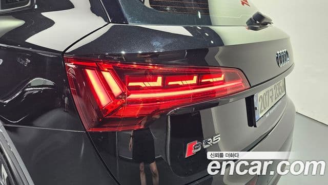 Audi SQ5 2021 — Şəkil 19/32