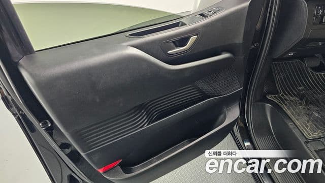 Hyundai Staria 2021 — Photo 16/30
