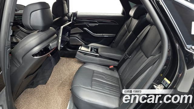 Audi A8 2021 — Şəkil 10/20