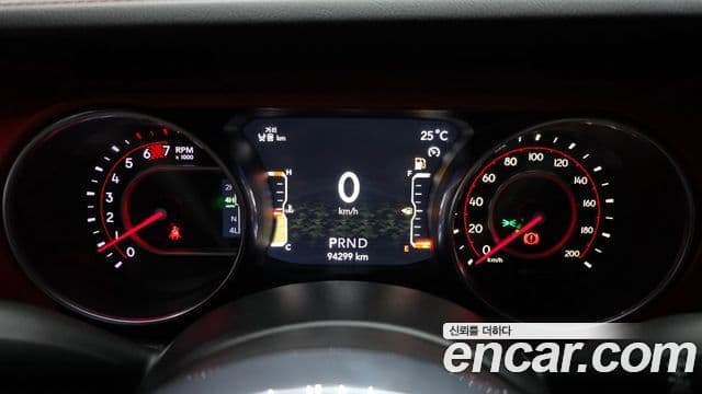 Jeep Wrangler 2019 — Şəkil 8/20