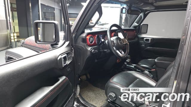 Jeep Wrangler 2019 — Şəkil 10/20