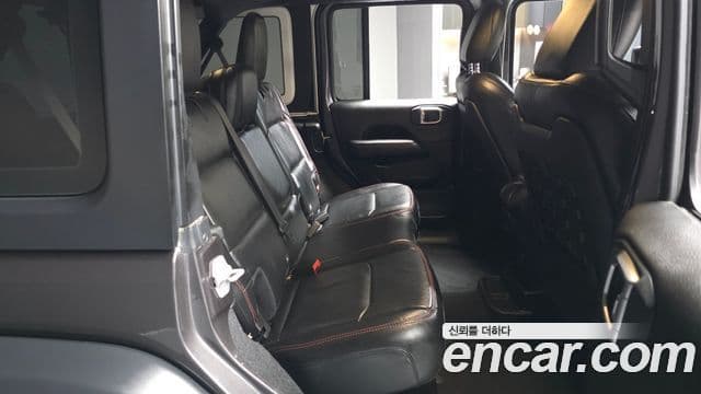 Jeep Wrangler 2019 — Şəkil 12/20