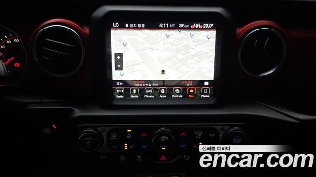 Jeep Wrangler 2019 — Şəkil 14/20