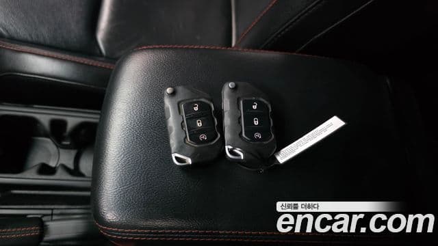 Jeep Wrangler 2019 — Şəkil 18/20