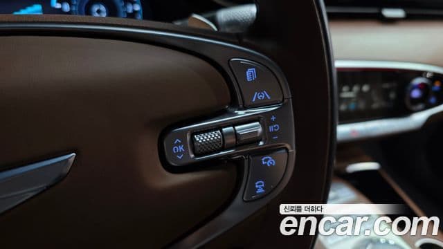 Genesis GV70 2021 — ფოტო 14/20