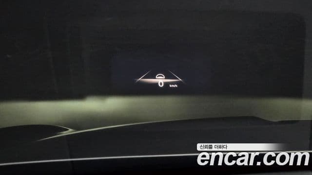 Genesis GV70 2021 — ფოტო 15/20