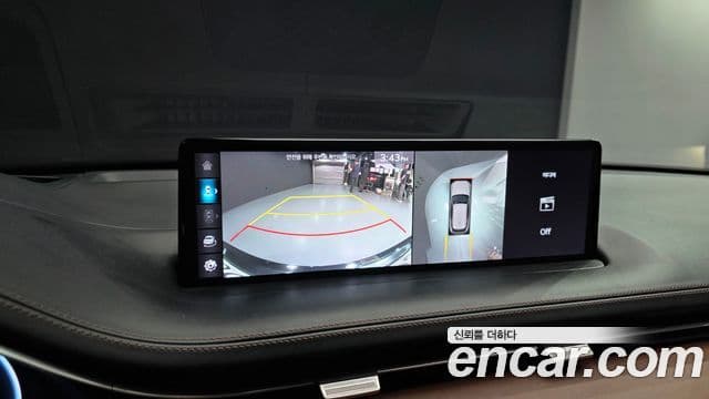 Genesis GV70 2021 — ფოტო 16/20