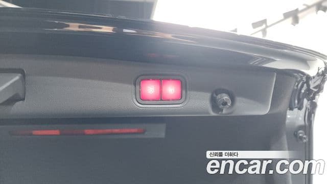 Mercedes-Benz E-Class 2021 — Şəkil 18/20