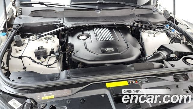 Land Rover Discovery 5 2018 — Şəkil 6/20