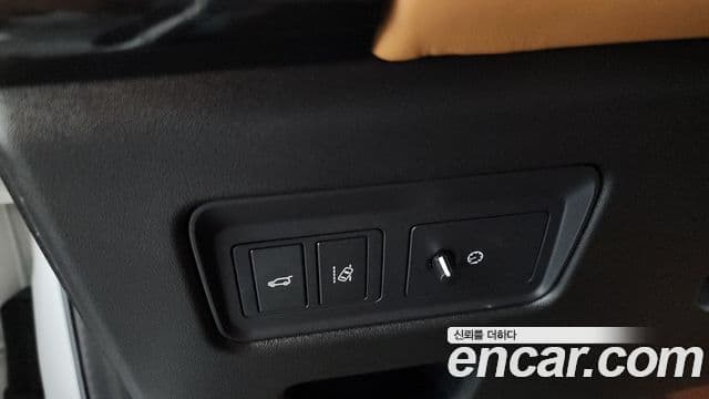 Land Rover Discovery 5 2018 — Photo 23/39