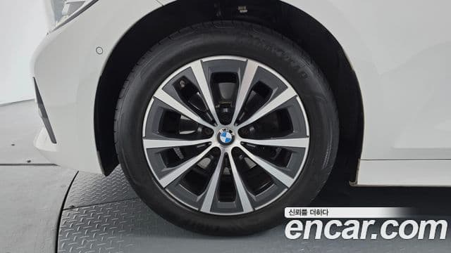 BMW 3 Series 2021 — фото 5 из 20