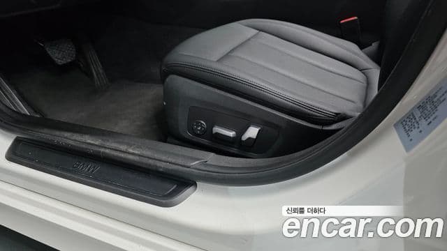 BMW 3 Series 2021 — Photo 26/35