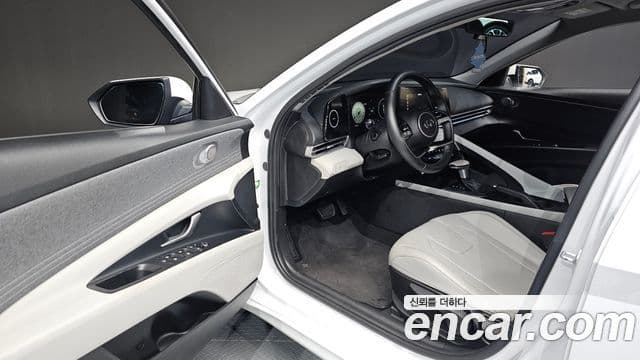 Hyundai The New Avante Hybrid 2021 — ფოტო 19/30