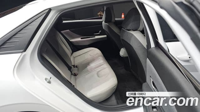 Hyundai The New Avante Hybrid 2021 — ფოტო 16/30