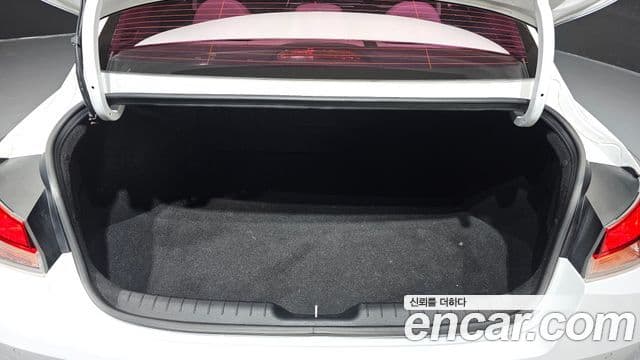 Hyundai The New Avante Hybrid 2021 — ფოტო 25/30