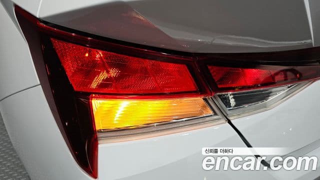 Hyundai The New Avante Hybrid 2021 — ფოტო 29/30