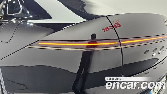 Hyundai Grandeur Hybrid 2023 — Photo 17/34