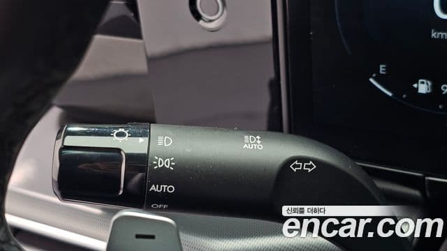 Hyundai Grandeur Hybrid 2023 — Photo 21/34