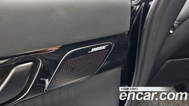 Hyundai Grandeur Hybrid 2023 — Photo 25/34