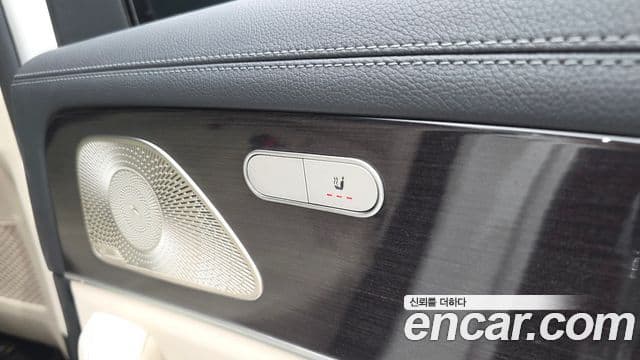 Mercedes-Benz GLE-Class 2023 — ფოტო 19/20