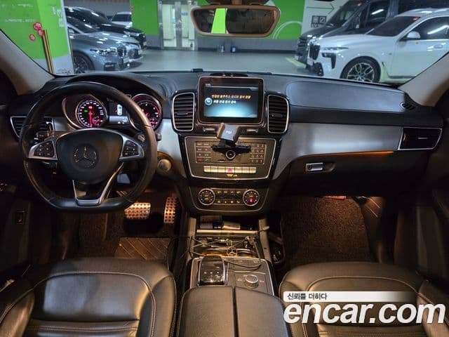 Mercedes-Benz GLE-Class 2018 — Şəkil 7/17