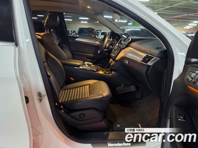 Mercedes-Benz GLE-Class 2018 — Şəkil 8/17