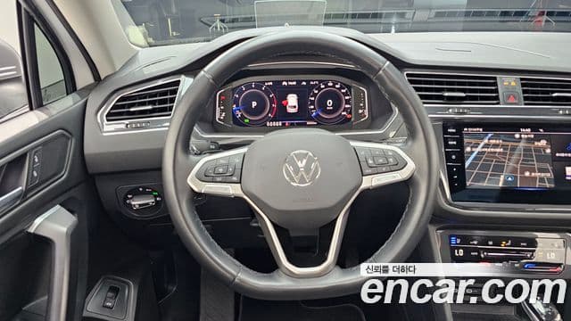 Volkswagen Tiguan Allspace 2022 — ფოტო 14/20