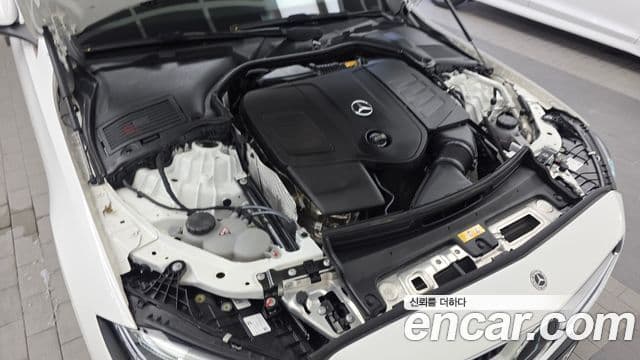Mercedes-Benz C-Class 2024 — Şəkil 24/32