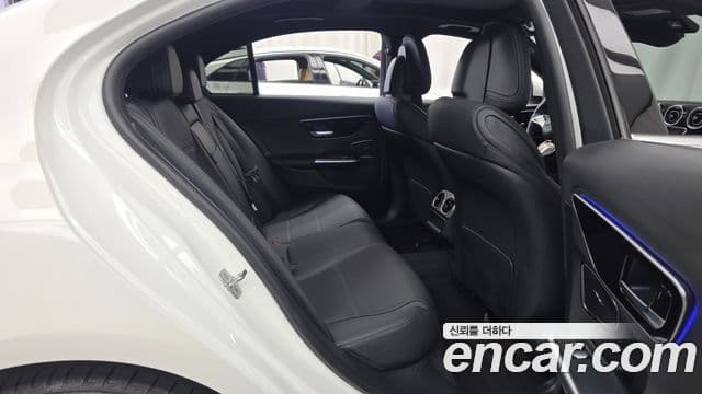 Mercedes-Benz C-Class 2024 — Şəkil 15/32