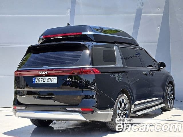 Kia Carnival 2023 — фото 5 из 20