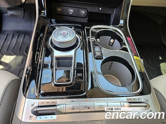 Kia Carnival 2023 — Şəkil 14/20
