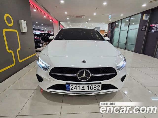 Mercedes-Benz A-Class 2024 — ფოტო 2/20