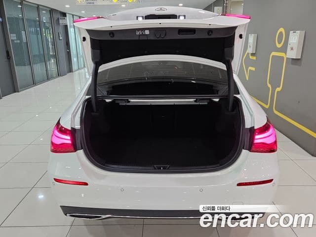 Mercedes-Benz A-Class 2024 — ფოტო 19/20
