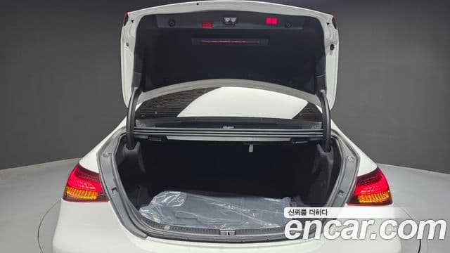 Mercedes-Benz E-Class 2022 — Фото 17/20
