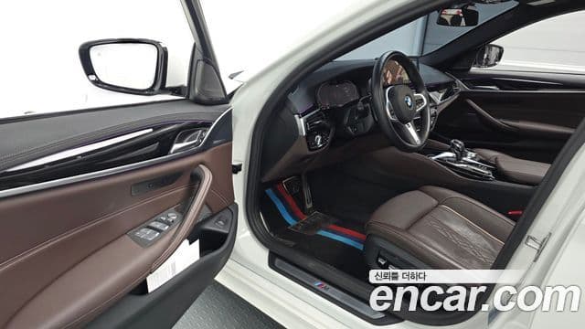 BMW 5 Series 2023 — Şəkil 10/20