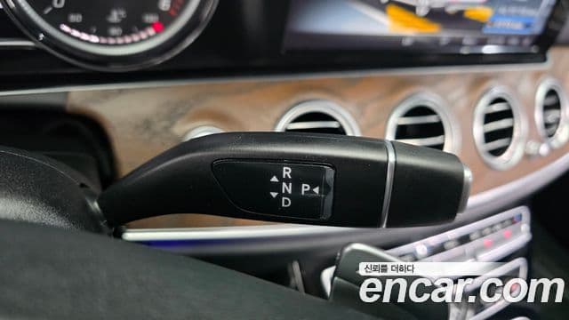 Mercedes-Benz E-Class 2018 — Şəkil 7/20
