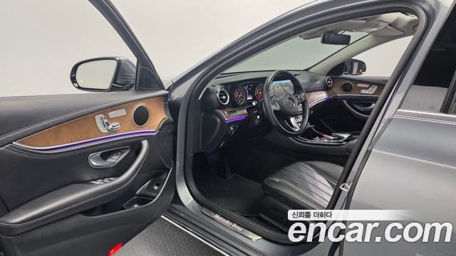 Mercedes-Benz E-Class 2018 — Şəkil 8/20