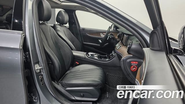 Mercedes-Benz E-Class 2018 — Şəkil 10/20