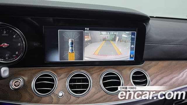 Mercedes-Benz E-Class 2018 — Şəkil 14/20