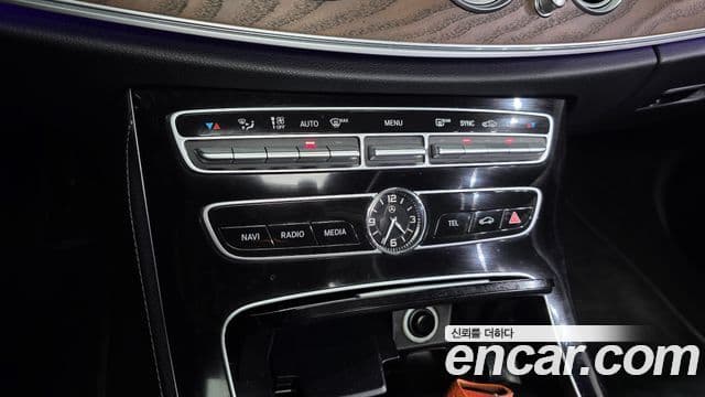Mercedes-Benz E-Class 2018 — Şəkil 16/20