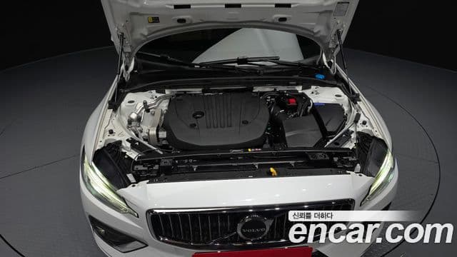 Volvo S60 2024 — ფოტო 5/20