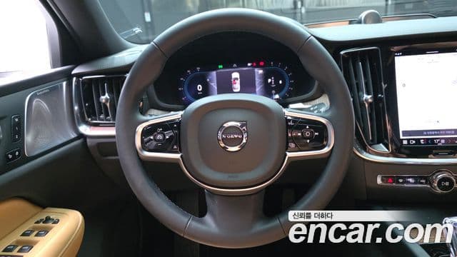 Volvo S60 2024 — ფოტო 13/20