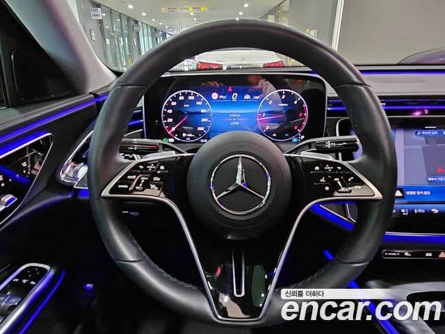 Mercedes-Benz E-Class 2024 — Фото 13/20