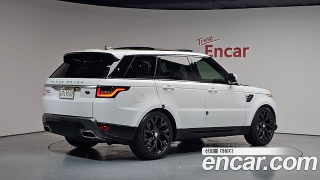 Land Rover Range Rover Sport 2019 — ფოტო 2/20